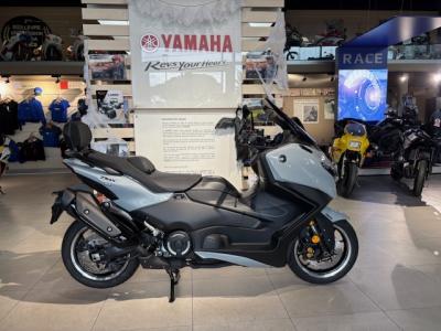 YAMAHA PROMOTION XP T-MAX 560 TECH MAX 2025 +DE 1990€ D'EQUIPEMENT  GARANTIE 5 ANS ET 800€ DE REMISE