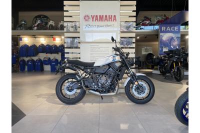 YAMAHA XSR 700 HISTORIC WHITE 132€*/MOIS PROMOTION 1000€ DE REMISE !