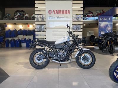 YAMAHA XSR 700 HISTORIC WHITE 132€*/MOIS PROMOTION 1000€ DE REMISE !