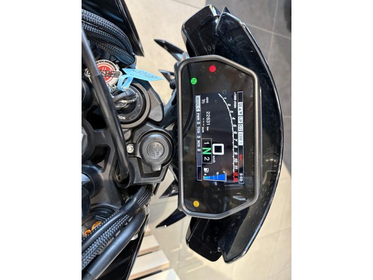MT-10 TECH BLACK 2022 +DE 1200€ D'EQUIPEMENT GARANTIE 12 MOIS 