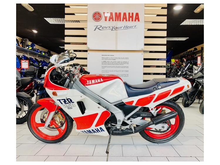 YAMAHA TZR 250 MUSÉE (VENDUE)