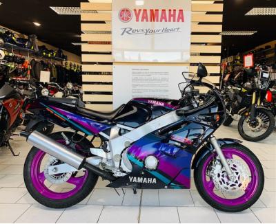 YAMAHA FZR 600 7000Km ETAT EXCEPTIONNEL !