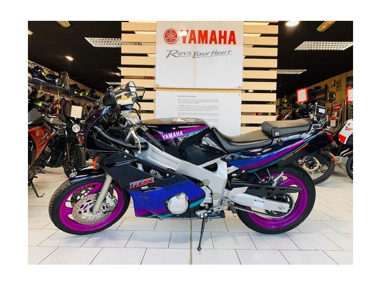  FZR 600 7000Km ETAT EXCEPTIONNEL !