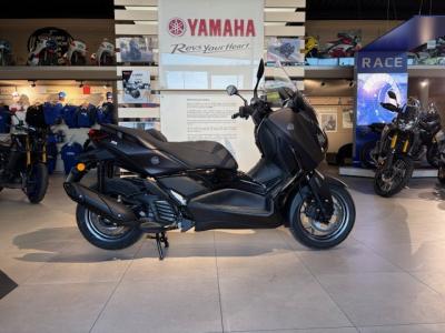 YAMAHA XMAX 125 TECH MAX + 2025 DE DIRECTION 85€/MOIS* FAIBLE KILOMETRAGE GTIE 08/2030