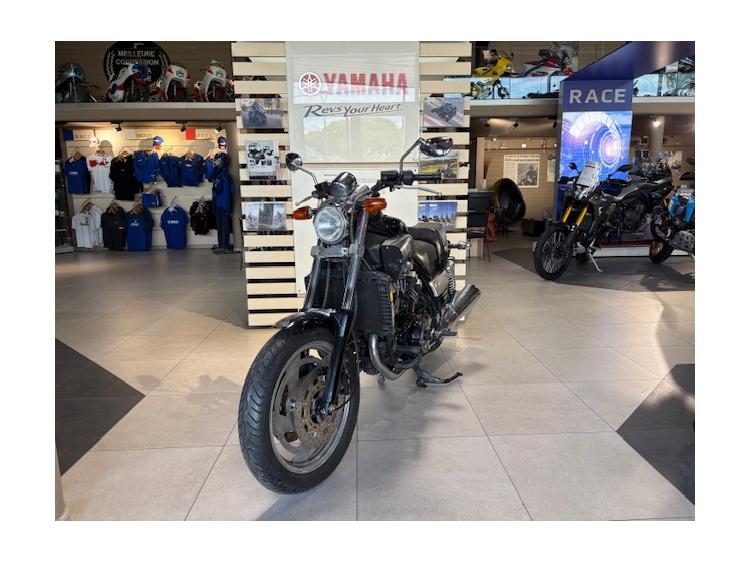YAMAHA VMAX 1200 84€/MOIS* 