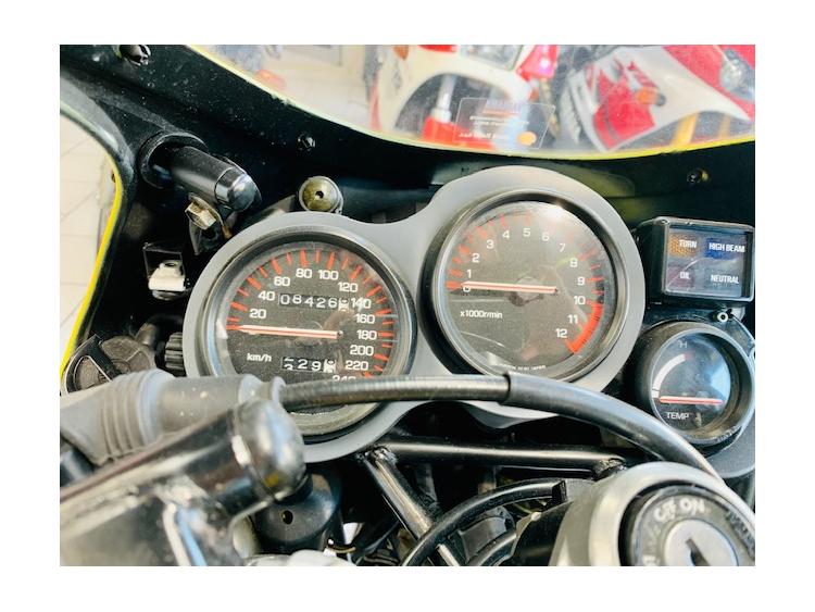 YAMAHA RD 500 LC KENNY ROBERTS REPLICA
