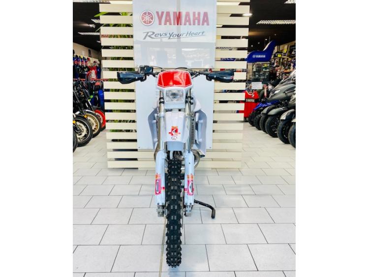 YAMAHA WR250Z CHESTERFIELD