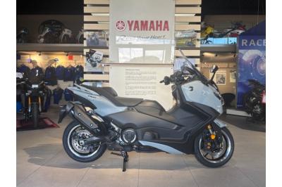 YAMAHA XP T-MAX 560 TECH MAX 2025 221€/MOIS* GARANTIE 5 ANS 800€ D'ACESSOIRES OFFERT
