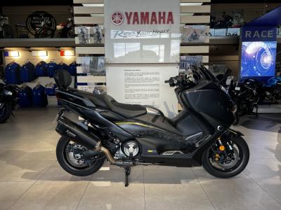 YAMAHA T-MAX 560 AKRAPOVIC 20E ANNIVERSAIRE 199€/MOIS* + DE 4800€ D'EQUIPEMENT GTIE 12 MOIS