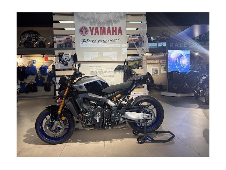 MT-09 SP +DE 1800€ D'EQUIPEMENT 247€/MOIS*  GARANTIE 5 ANS 