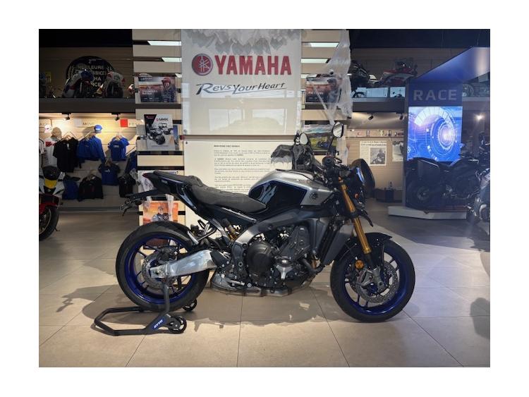 MT-09 SP +DE 1800€ D'EQUIPEMENT 247€/MOIS*  GARANTIE 5 ANS 