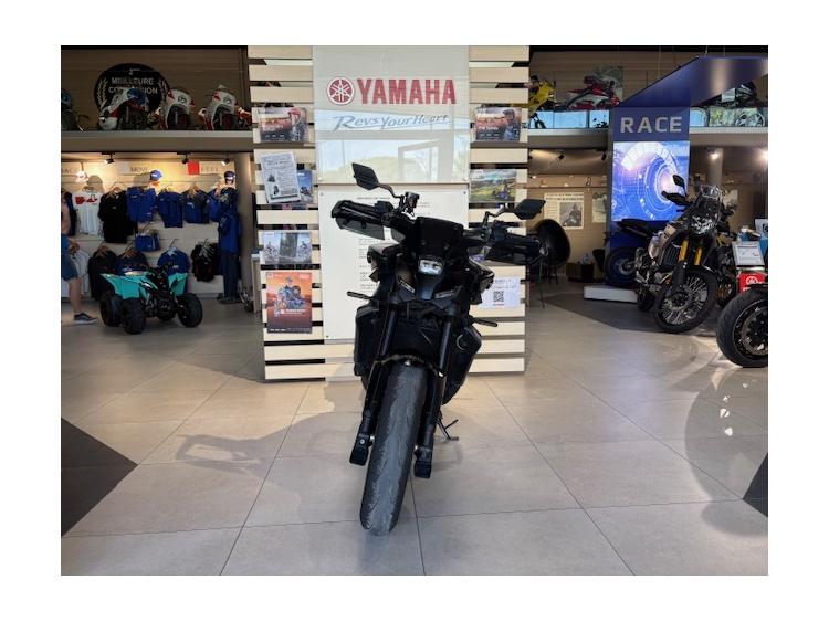 MT-09  Y-AMT AKRAPOVIC 148€/MOIS* +DE 3000€ D'EQUIPEMENT  GARANTIE CONSTRUCTEUR 09/26 