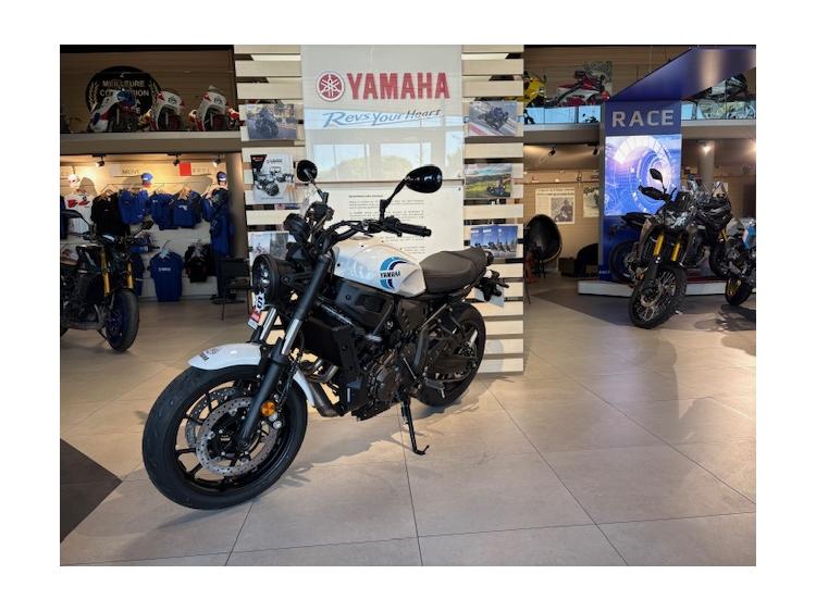 DESTOCKAGE XSR 700 35KW HISTORIC WHITE 123€*/MOIS 1800€ DE REMISE !!