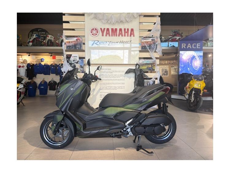 XMAX 125 TECH KAMO 2025 + KIT DECO DE DIRECTION GTIE 5 ANS 99€/MOIS* 