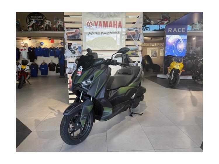 XMAX 125 TECH KAMO 2025 + KIT DECO DE DIRECTION GTIE 5 ANS 99€/MOIS* 