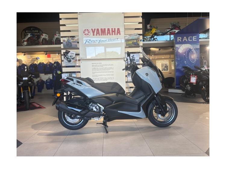 XMAX 300 Tech Max 2025 124€/MOIS* GTIE 5 ANS