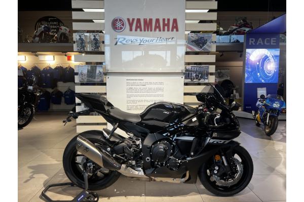 YAMAHA R1 2024